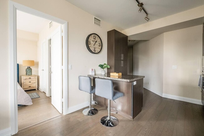 Building Photo - 17 Anndale Dr