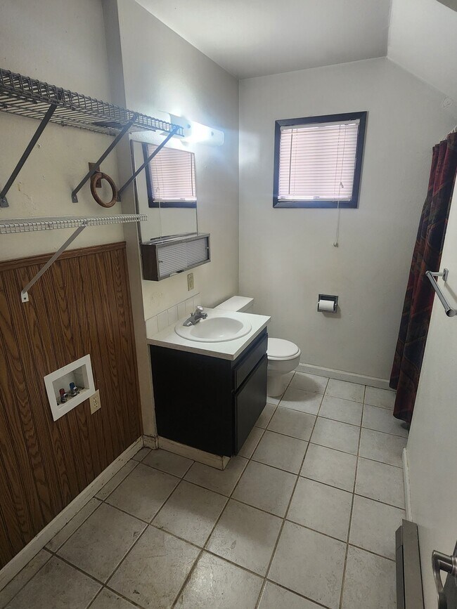 Foto del edificio - 1206 E 3rd St