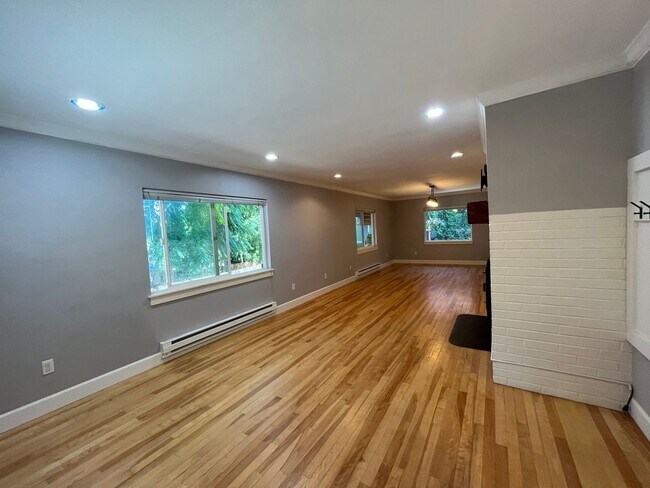 Building Photo - Fabulous NE Portland 2 bedroom 2 bathroom ...