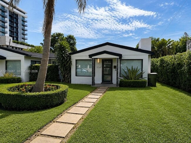 Foto del edificio - 12341 NE 11th Ct