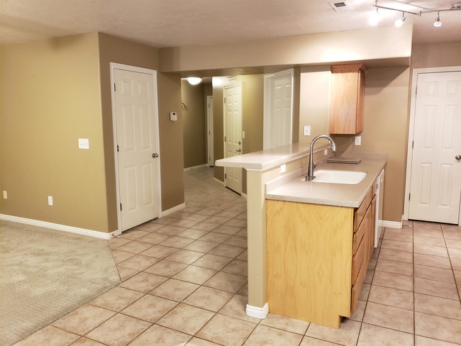 Building Photo - 10464 Sage Vista Way