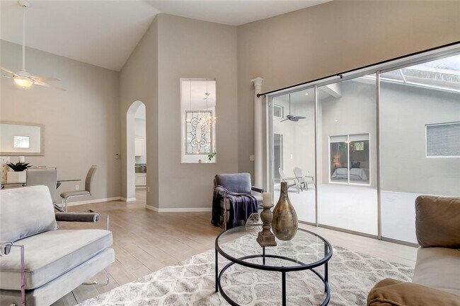 Foto del edificio - 4789 Pebble Brook Dr