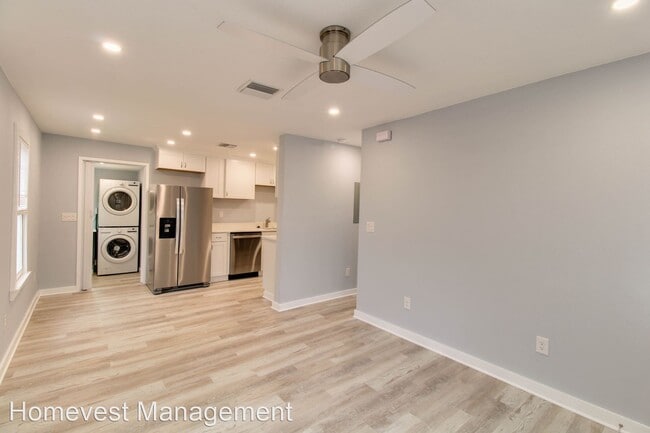 Building Photo - 2 br, 1 bath House - 1750 Lake Margaret Dr