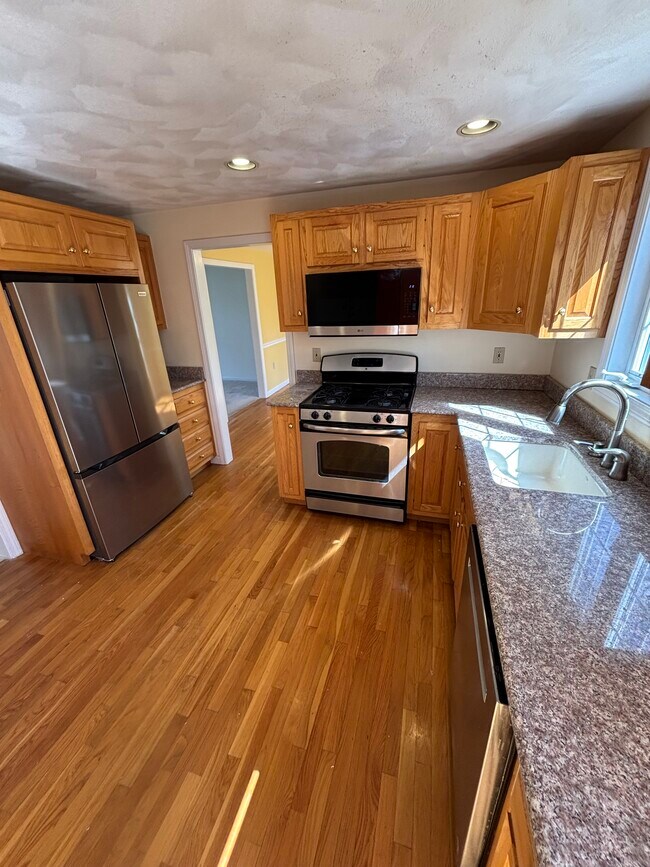 Building Photo - 30 Alfred St