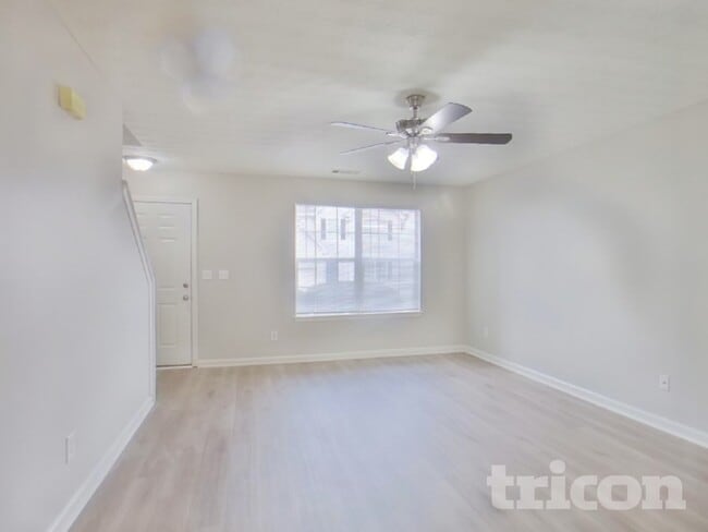 Foto del edificio - 176 Spring Walk Wy