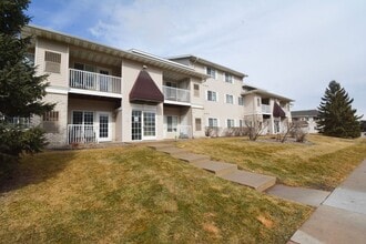 Building Photo - 871 37th Ave NW