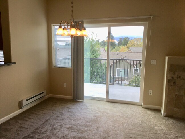Building Photo - **Move-in by 3/31 and get $500 off first f...