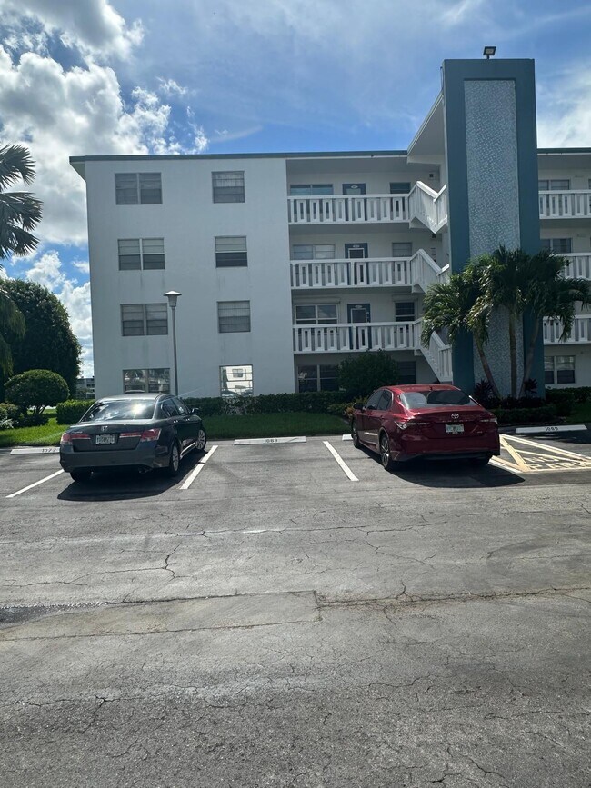Building Photo - 2071 Exeter