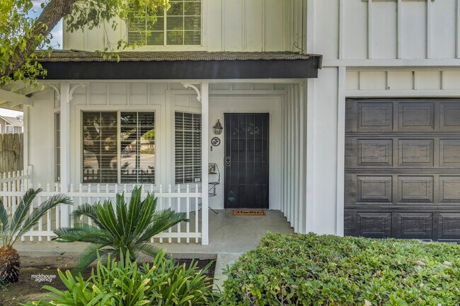 Foto del edificio - 3701 Little Falls Ct