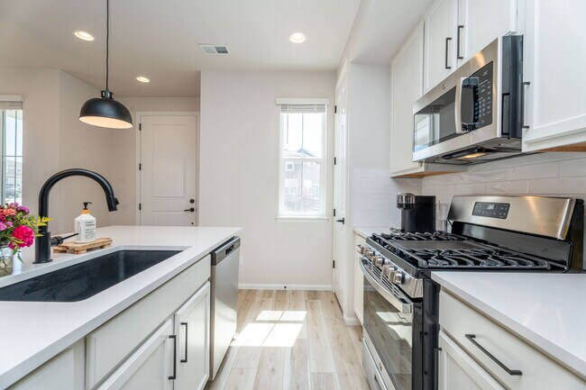 Foto del edificio - 6225 Wild Rye St