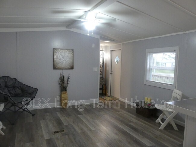 Foto del edificio - 135 Edgewater Dr