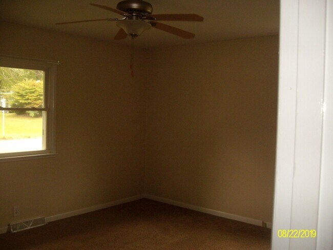 Foto del edificio - 3 bd-1 1/2 bath
