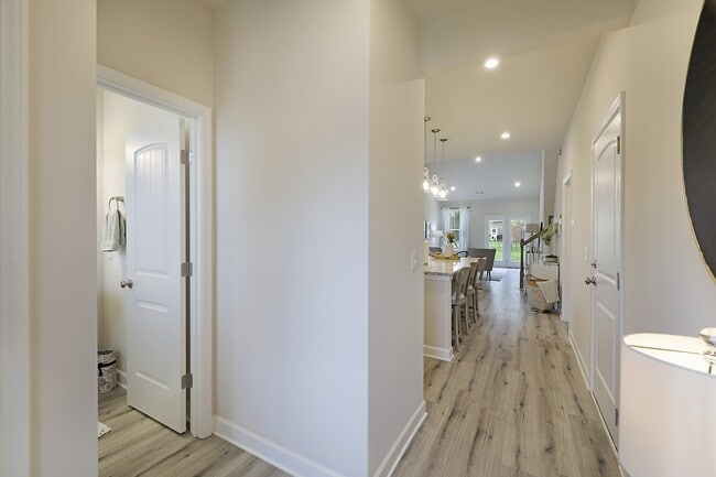 Building Photo - 546 Becks Pl