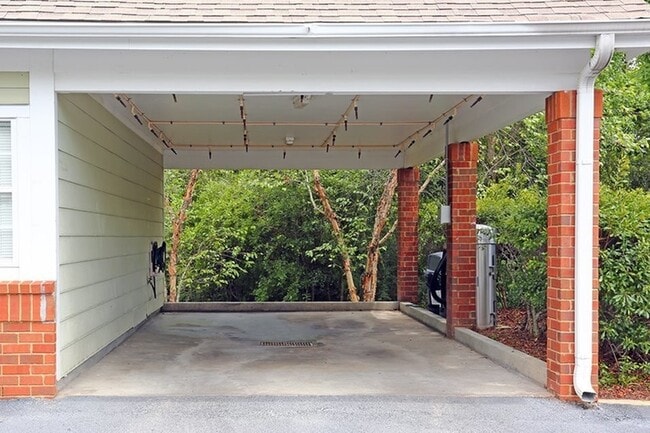 Building Photo - Governors Gate