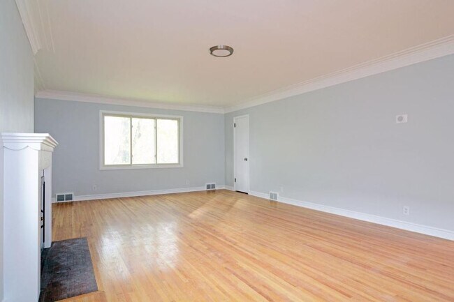 Building Photo - 5531 Nicollet Ave