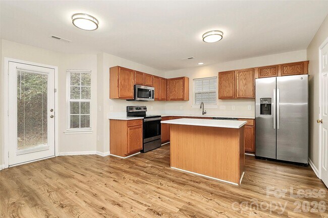 Foto del edificio - 3128 Reid Brook Ln