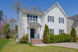 Building Photo - 2916 Greenway Ave