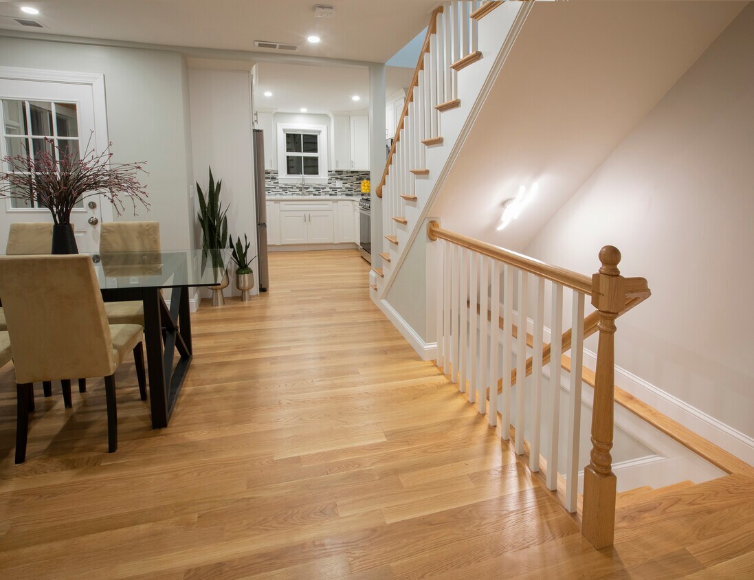 Main entrance - 142 Water St
