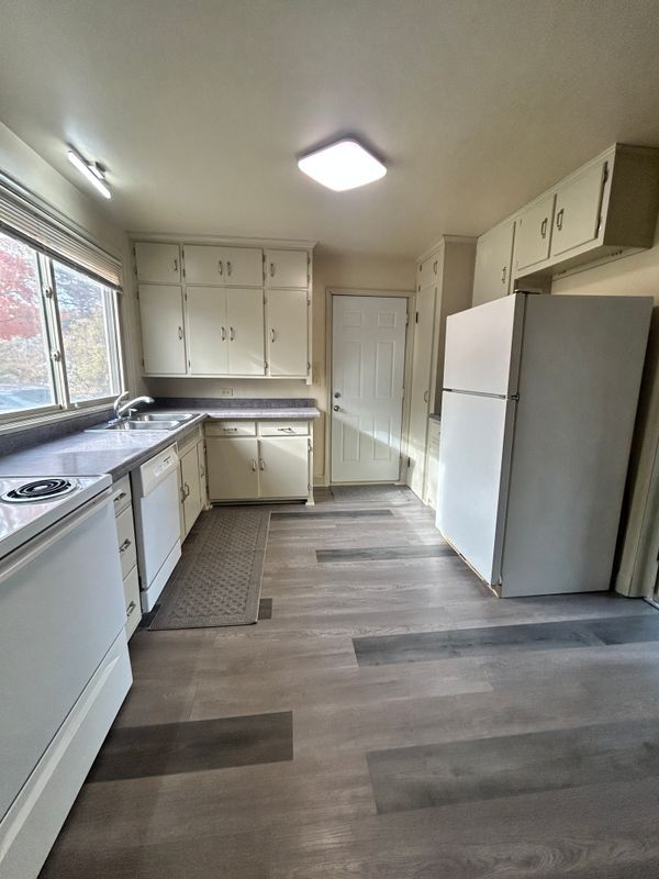 Foto del edificio - 1731 Deckner Ave