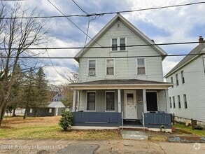 Building Photo - 124 Masters St