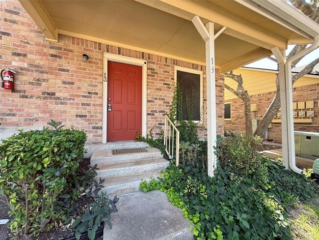 Building Photo - 11901 Swearingen Dr