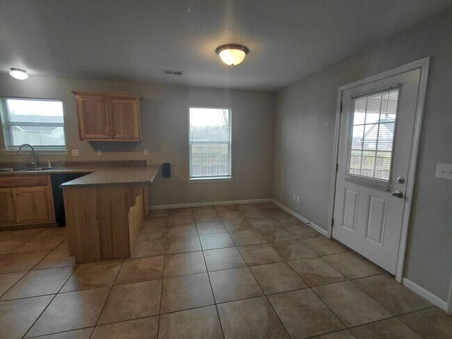 Foto del edificio - 16095 Holy Cross Ln