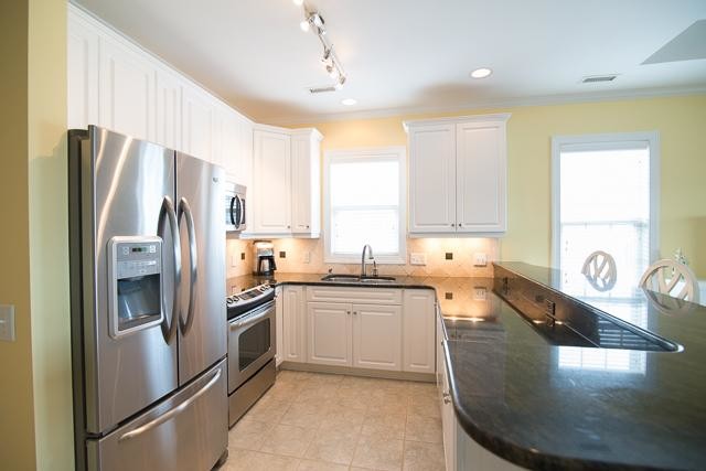 Building Photo - 2555 St. James Dr. SW 105