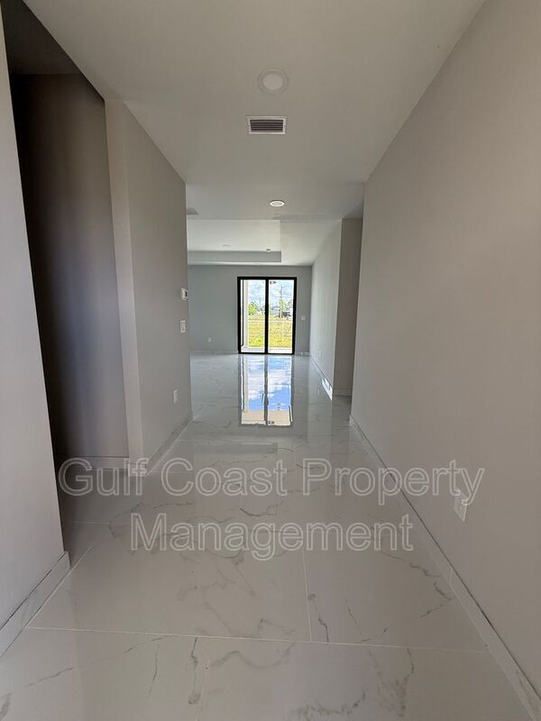 Foto del edificio - 2015 NE 8th Pl