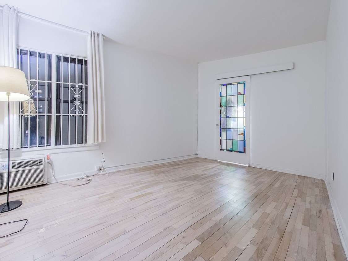 Primary Photo - 4 W 101st St