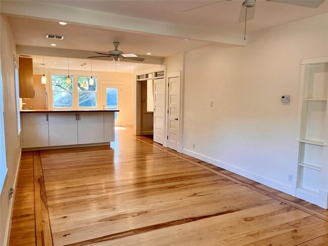 Foto del edificio - 2209 E 18th St