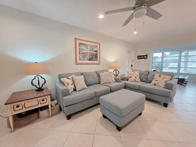 Foto del edificio - 14716 Canalview Dr