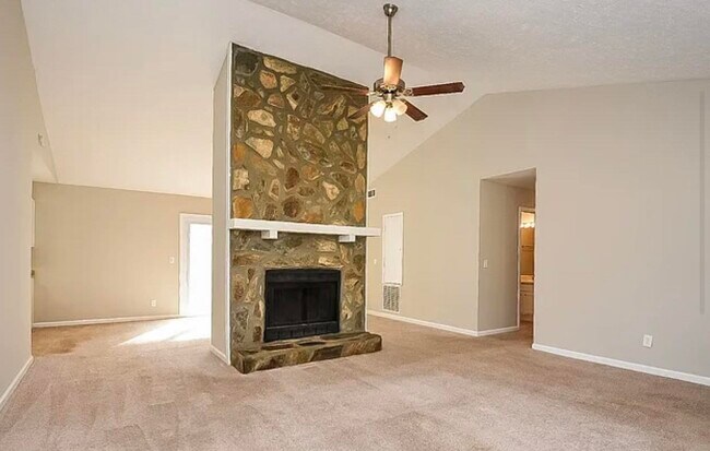 Building Photo - 217 River Run