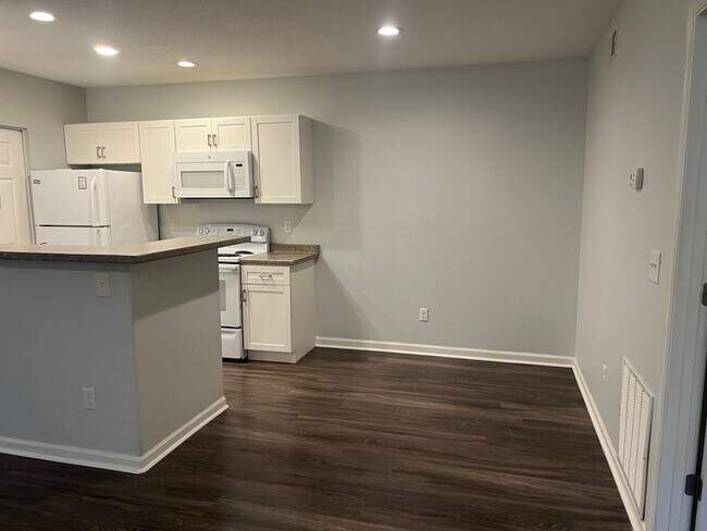 Foto del edificio - Great first floor unit at  Plantation Point