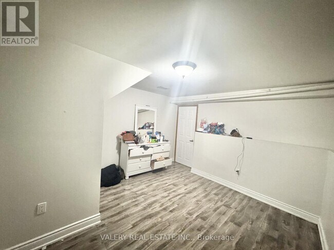 Photo du bâtiment - 25 Sutter Ave