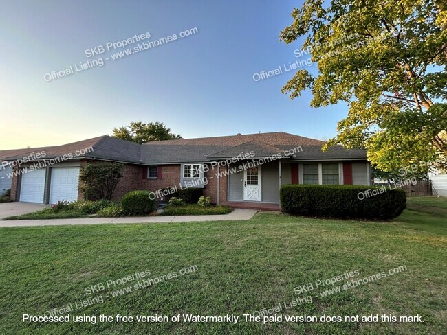 Foto del edificio - 3417 Ridge Dr