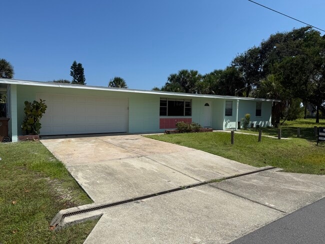 Building Photo - 108 Lantana Ave