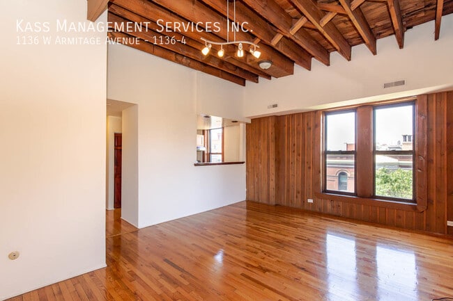 Foto del edificio - 1136 W Armitage Ave