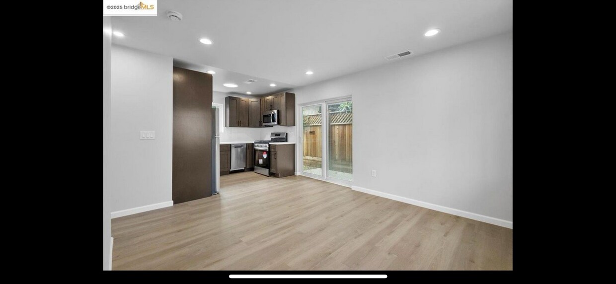 Primary Photo - 2224 107th Ave