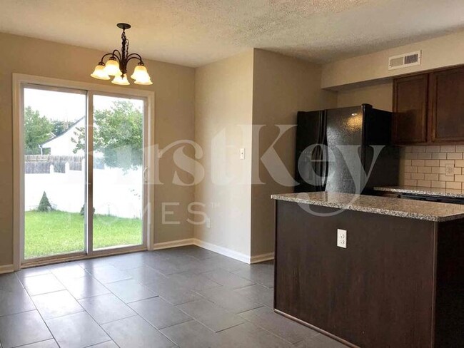 Foto del edificio - 3143 Hemlock Way