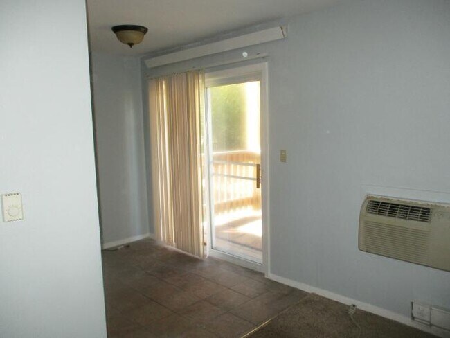 Building Photo - 2 bedroom in Zion IL 60099