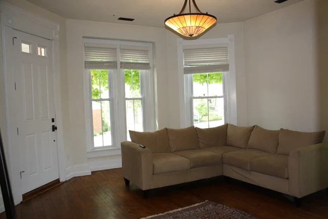 Foto del edificio - 612 N Walnut St