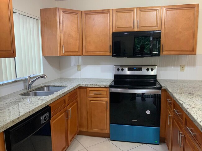 Building Photo - 4095 Palm Bay Cir