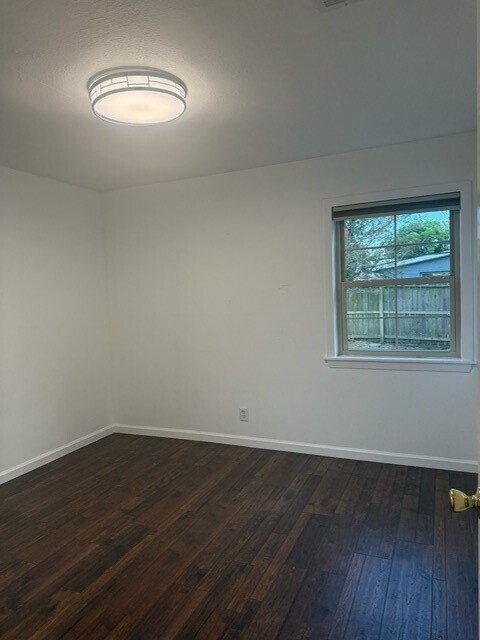 Foto del edificio - 8214 Glenalta St