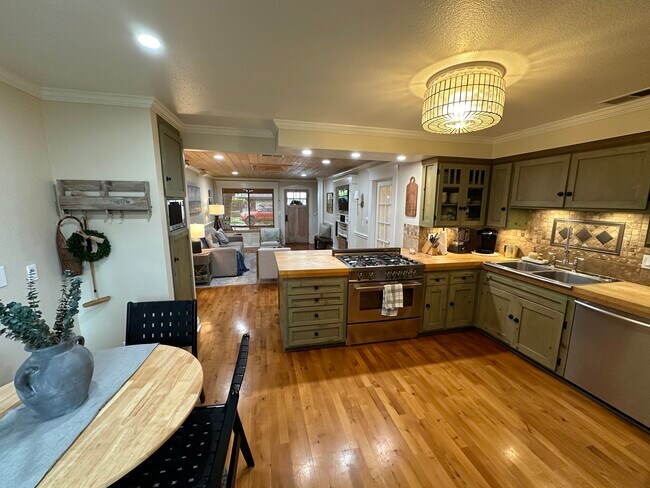 Building Photo - 4405 Catlin Cir