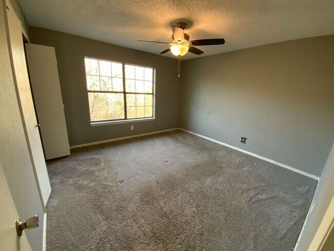 Foto del edificio - 5712 Sorenson St