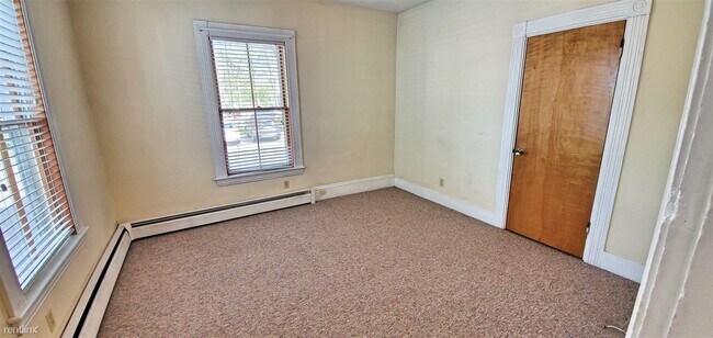 Foto del edificio - 2 br, 1 bath  - 192 Adams St # 1