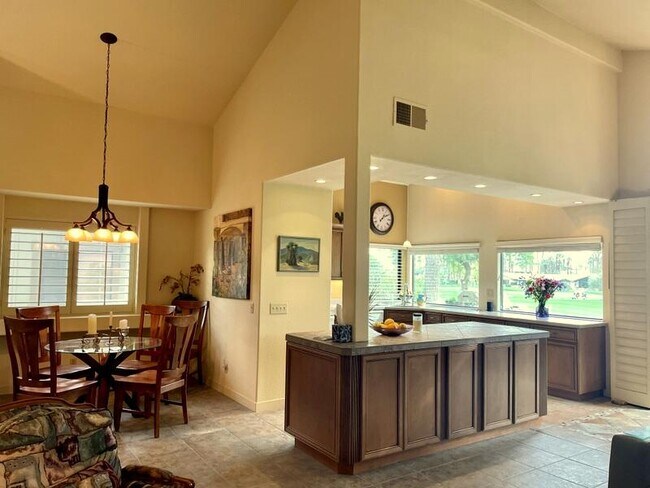 Building Photo - 109 Bouquet Canyon Dr