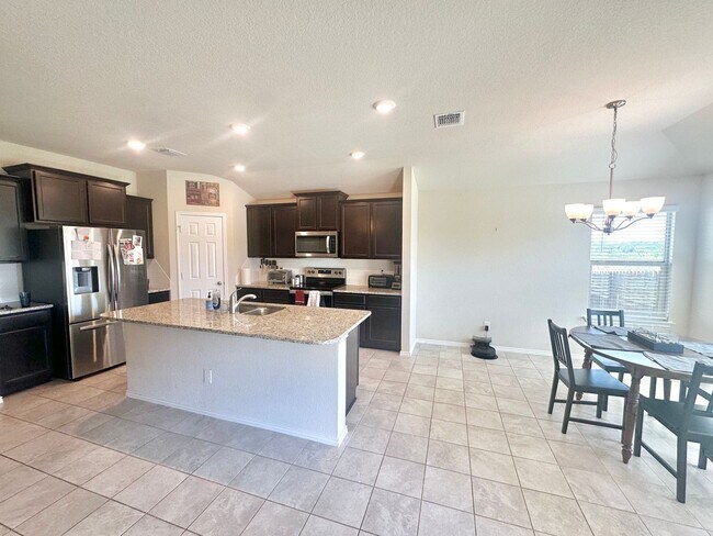 Building Photo - Beautiful 4 Bed Home in Copperas Cove!