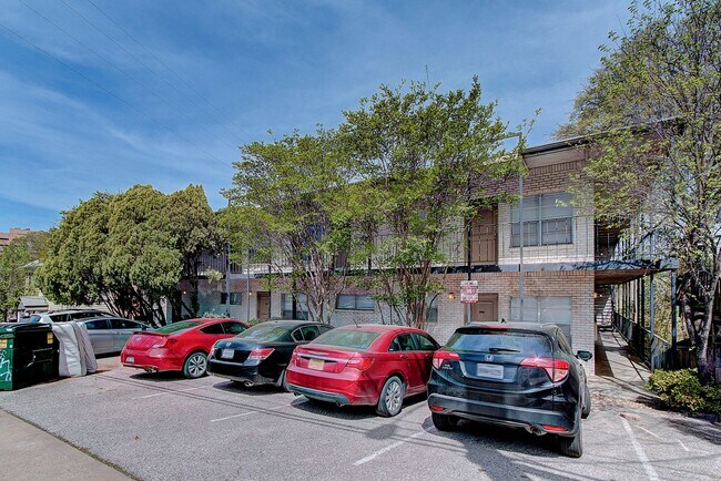 Foto del edificio - Fully furnished 1-1 with washer and dryer ...