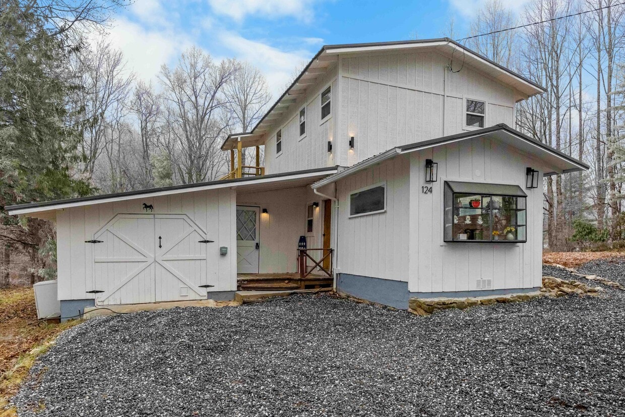 Photo - 124 Glad Tidings Lane